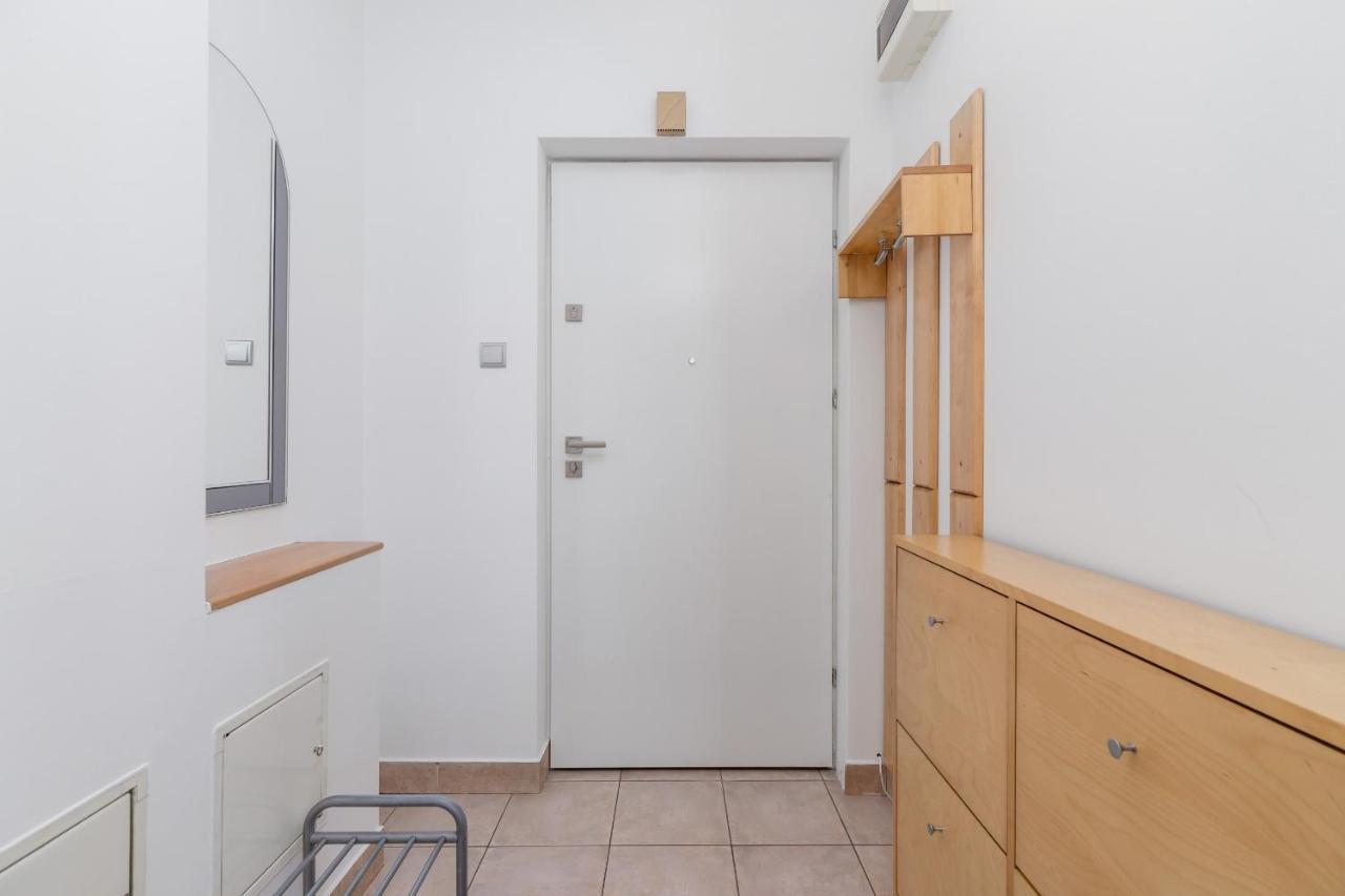 Office Dobrego Pasterza By Renters * Cracovia