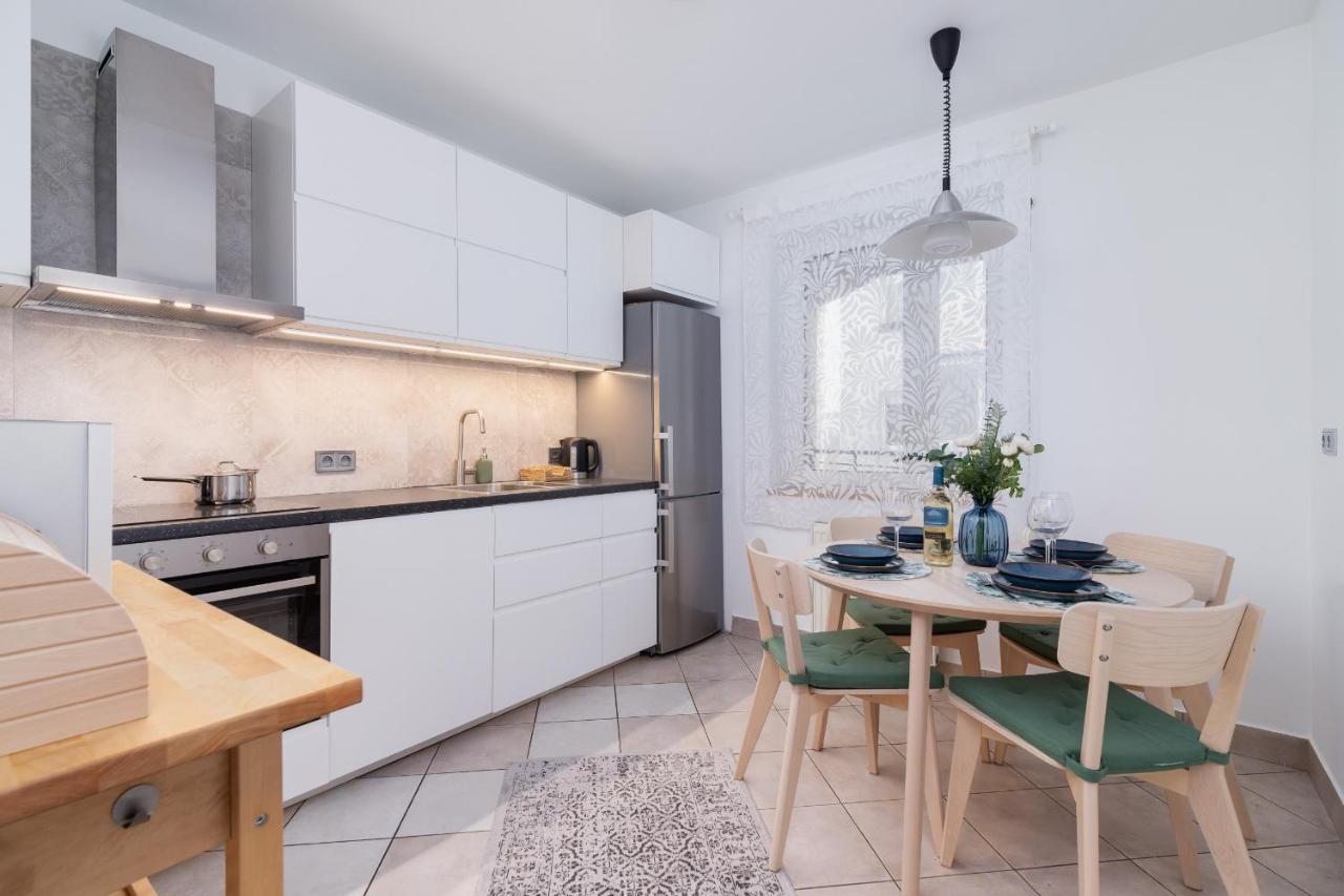 Apartment Office Dobrego Pasterza By Renters Krakow