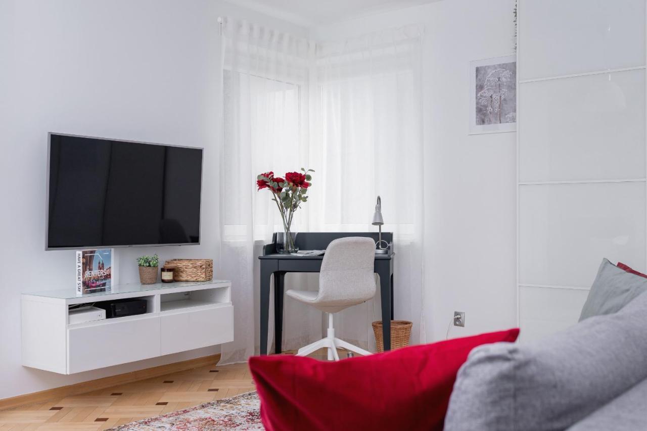 Office Dobrego Pasterza By Renters Apartment