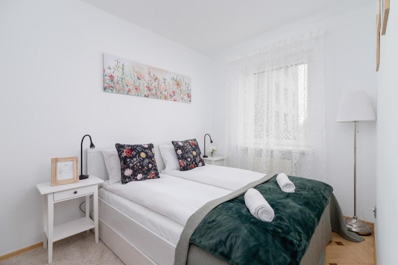 Office Dobrego Pasterza By Renters Krakow